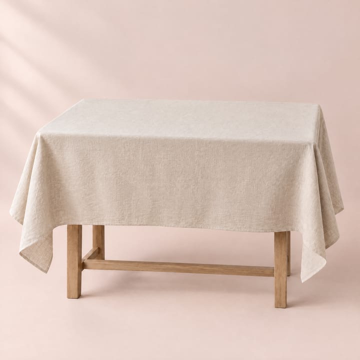 Water-repellent tablecloth in coffee on a dining table