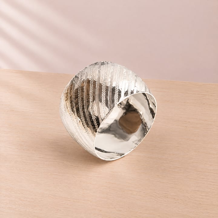 The Hammered Metal Napkin Ring, Silver diamond cut