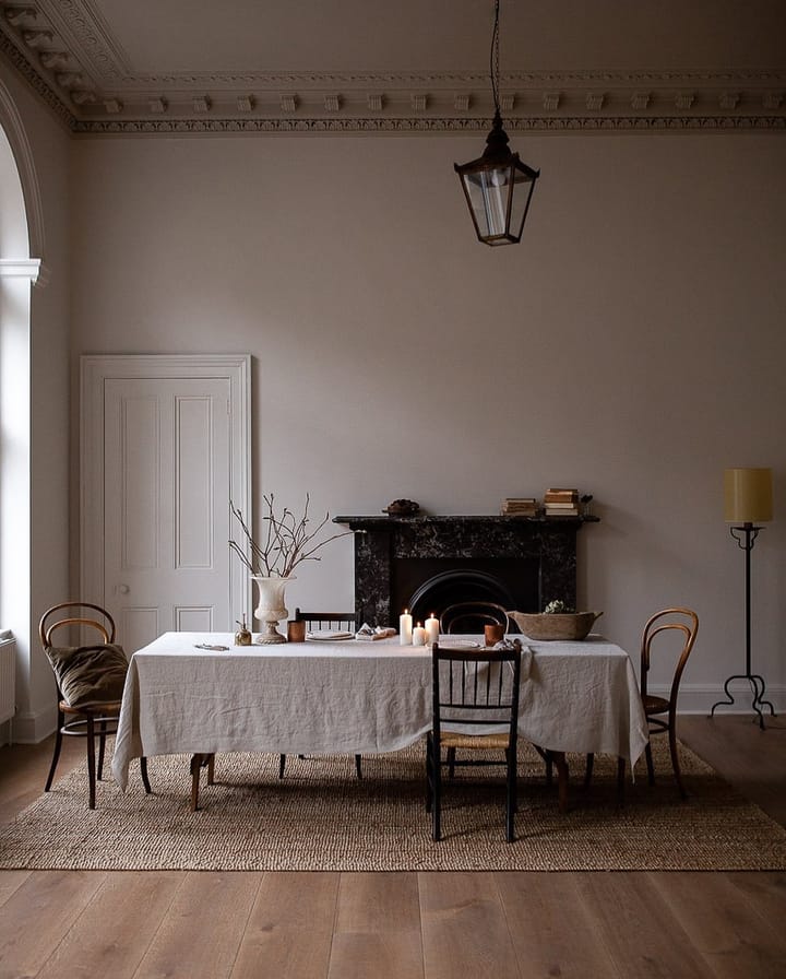 The Pure Linen Tablecloth